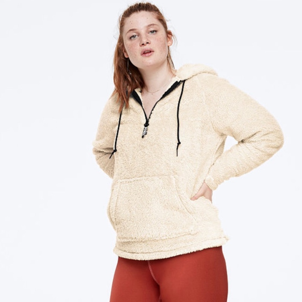 VS PINK HALF ZIP TEDDY PULLOVER